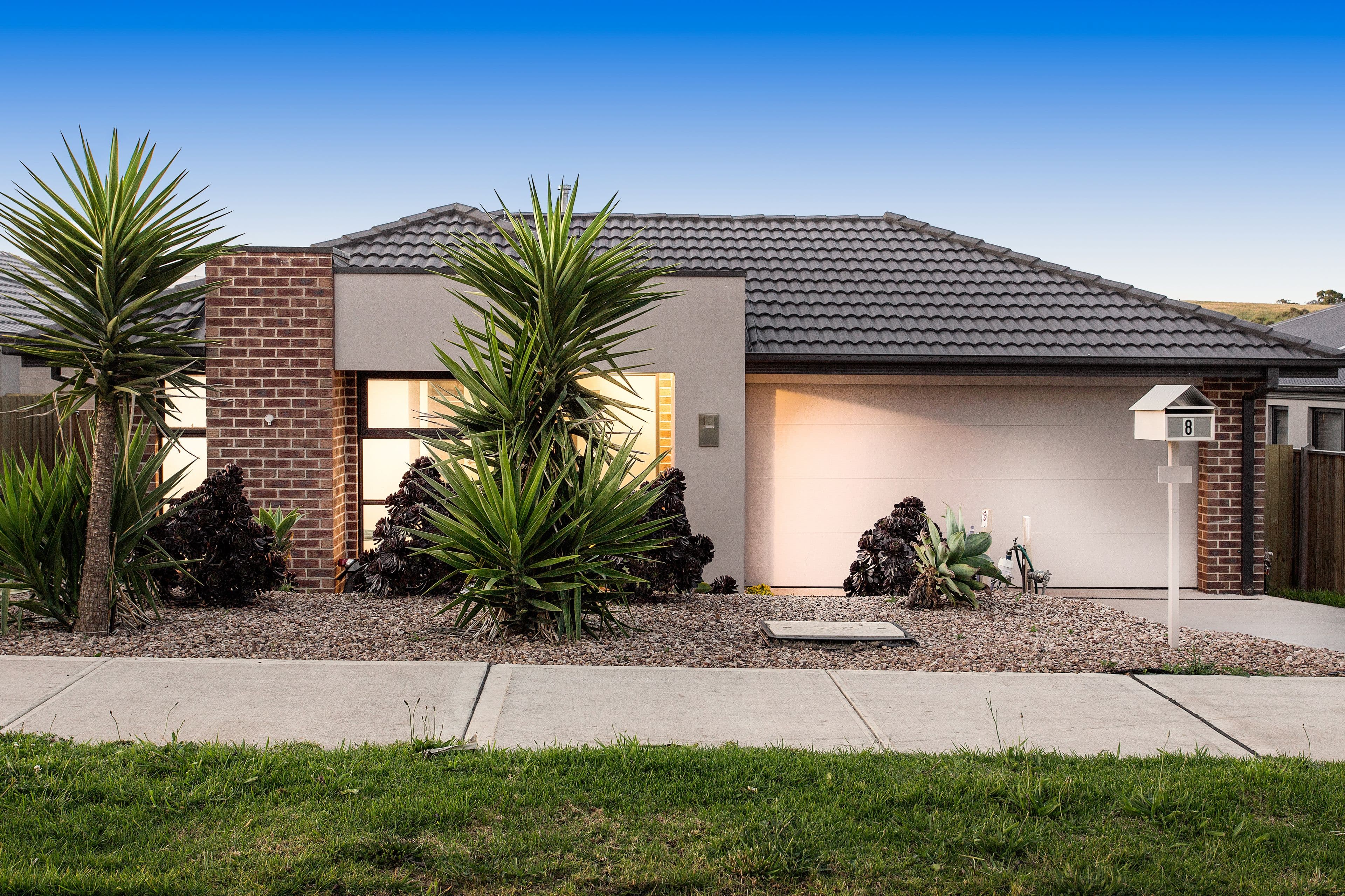 8 Avondale Street, Officer VIC 3809, Officer - Thumbnail 2