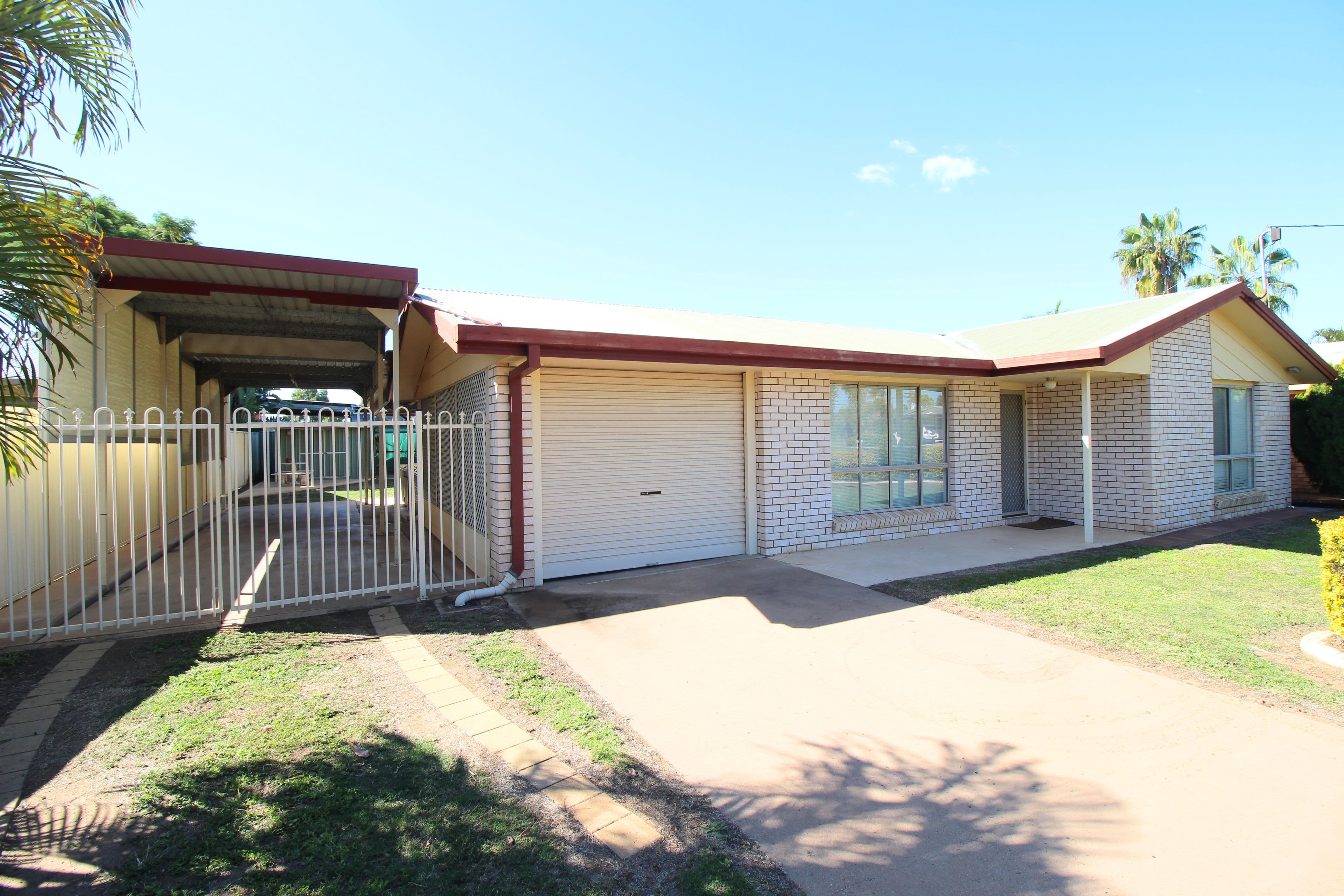 12 Rivoli Place, Emerald QLD 4720, Emerald - Thumbnail 2