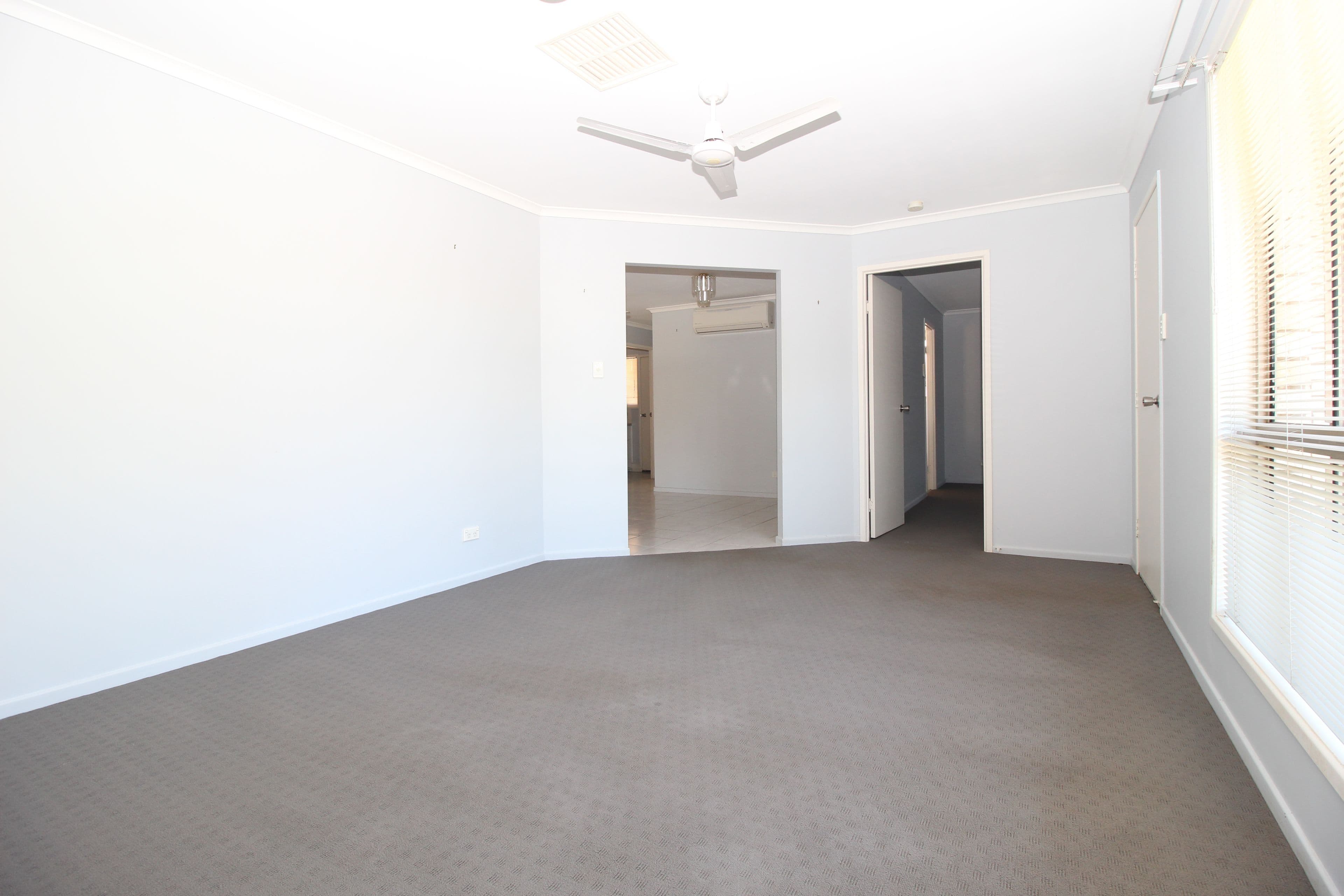 12 Rivoli Place, Emerald QLD 4720, Emerald - Thumbnail 4