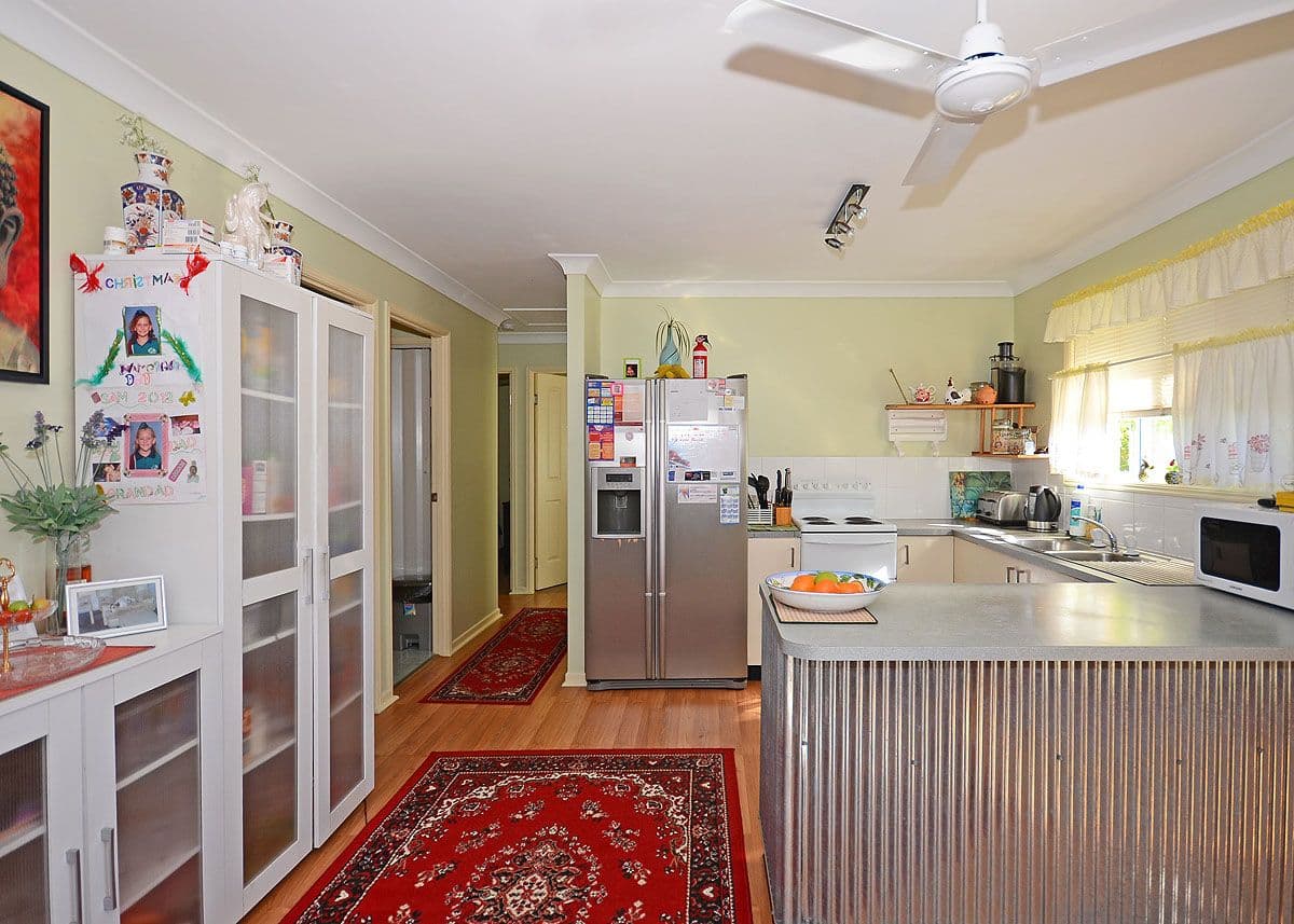 11 Sealink Drive, POINT VERNON QLD 4655, Point Vernon - Thumbnail 5