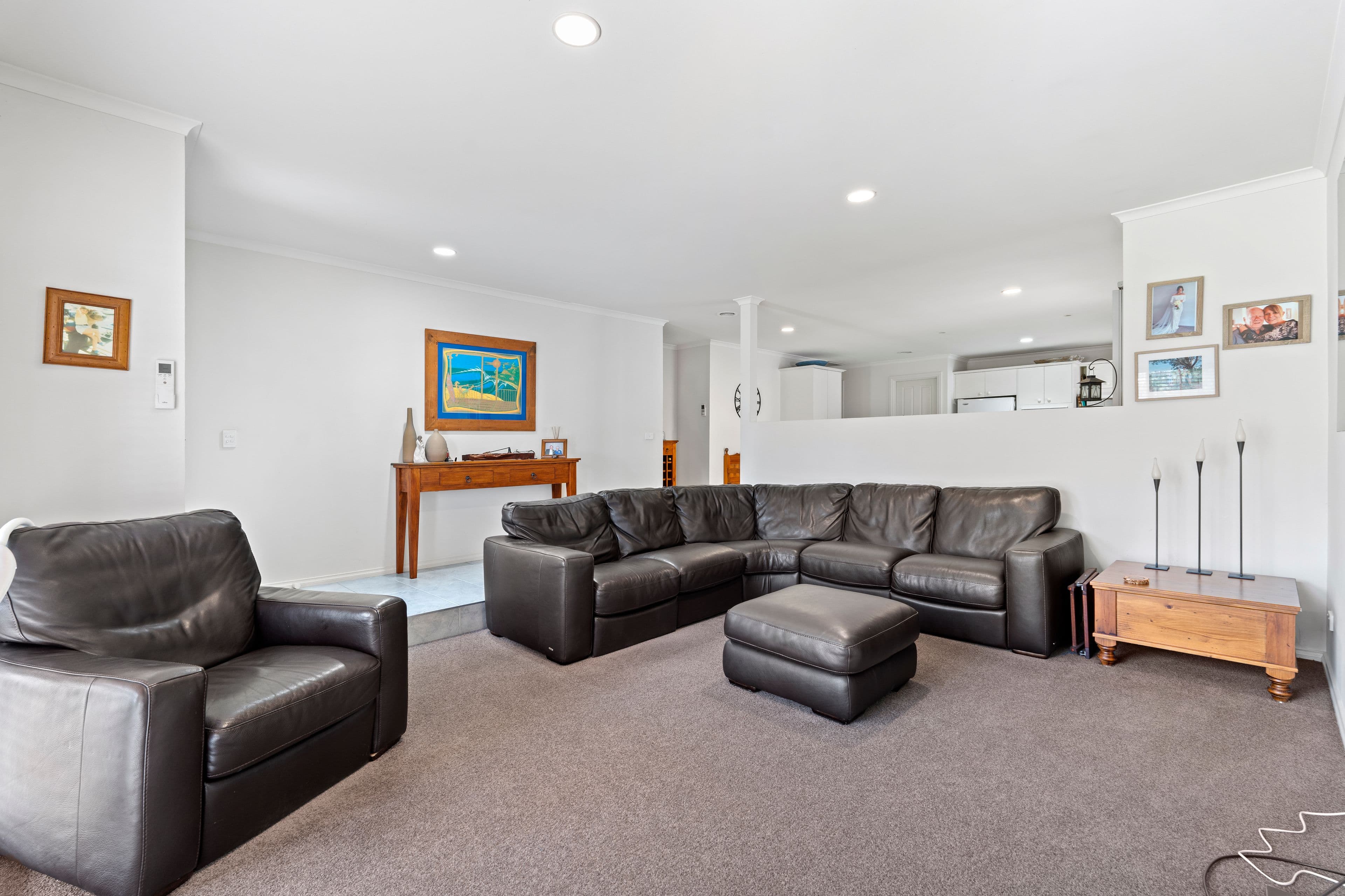 1 St Helena Place, Rowville VIC 3178, Rowville - Thumbnail 2