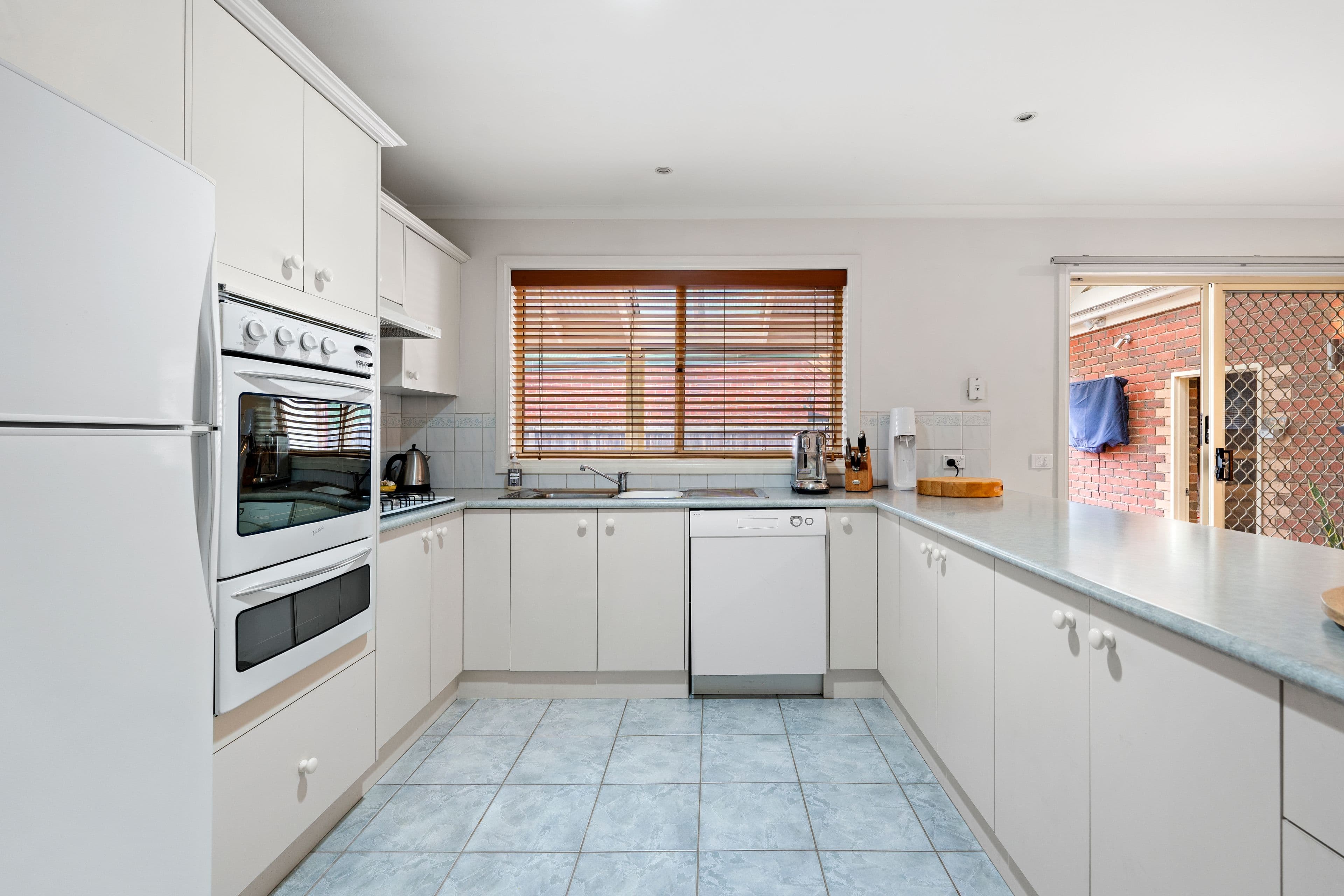 1 St Helena Place, Rowville VIC 3178, Rowville - Thumbnail 7