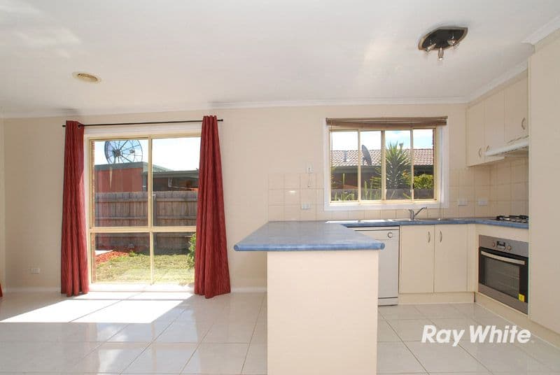 17 Bellbrae Crescent, CRANBOURNE VIC 3977, Cranbourne West - Thumbnail 3
