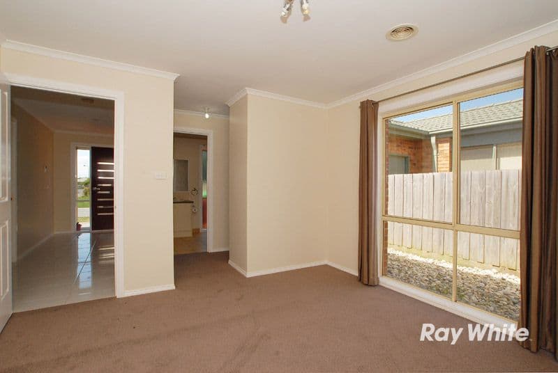 17 Bellbrae Crescent, CRANBOURNE VIC 3977, Cranbourne West - Thumbnail 4