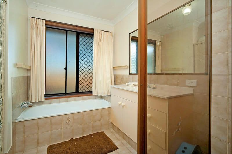 5 Dubbo Court, HELENSVALE QLD 4212, Helensvale - Thumbnail 8