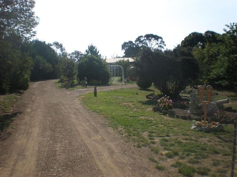 11  Cooke Drive, PYALONG VIC 3521, Pyalong - Thumbnail 2