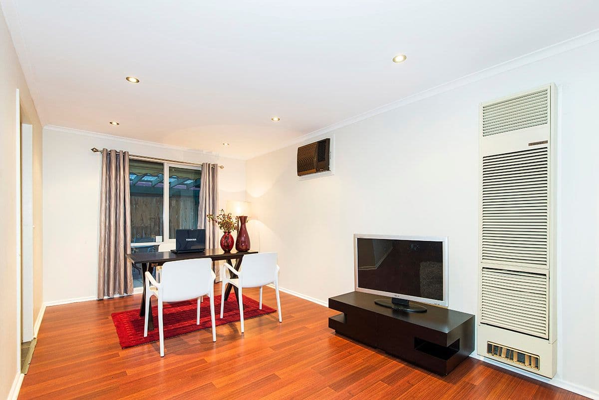 1 Glenlea Court, MILL PARK VIC 3082, Mill Park - Thumbnail 4