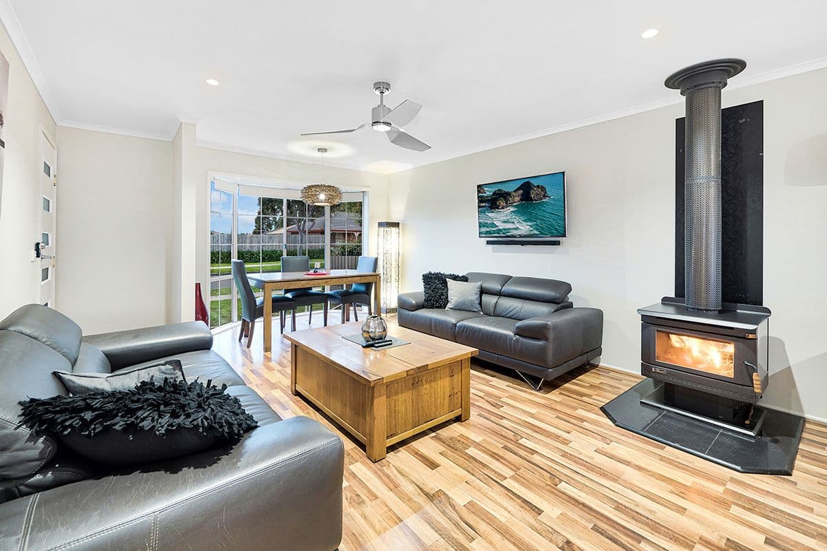 16 Allemby Drive, Cranbourne West VIC 3977, Cranbourne West - Thumbnail 2
