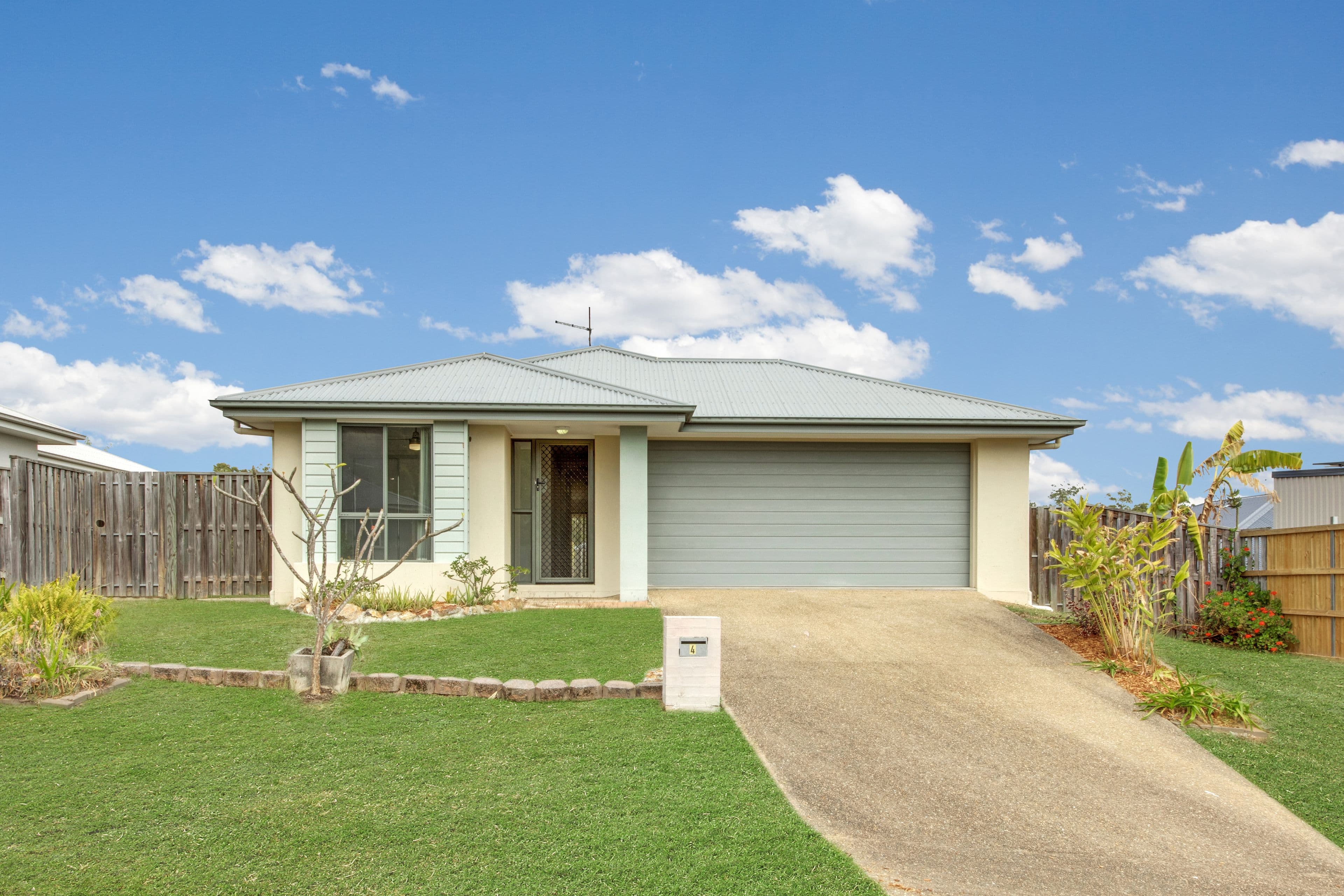 4 Greengard Place, Kirkwood QLD 4680, Kirkwood - Image 1
