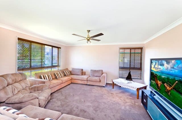 35 Harrier Drive, BURLEIGH WATERS QLD 4220, Burleigh Waters - Thumbnail 2