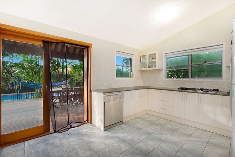 8 Frascati Street, Mermaid Waters QLD 4218, Mermaid Waters - Thumbnail 5