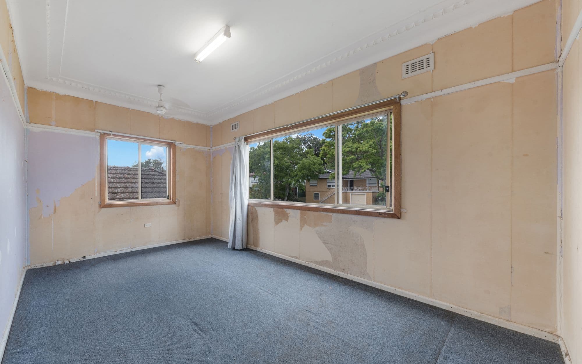28 Lilian Street, Campbelltown NSW 2560, Campbelltown - Thumbnail 5