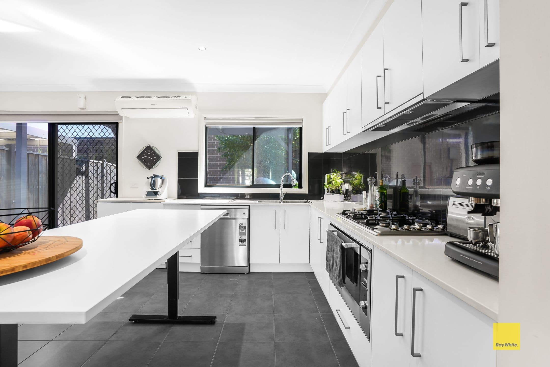 8 Mckillop Way, FRASER RISE VIC 3336, Fraser Rise - Thumbnail 5