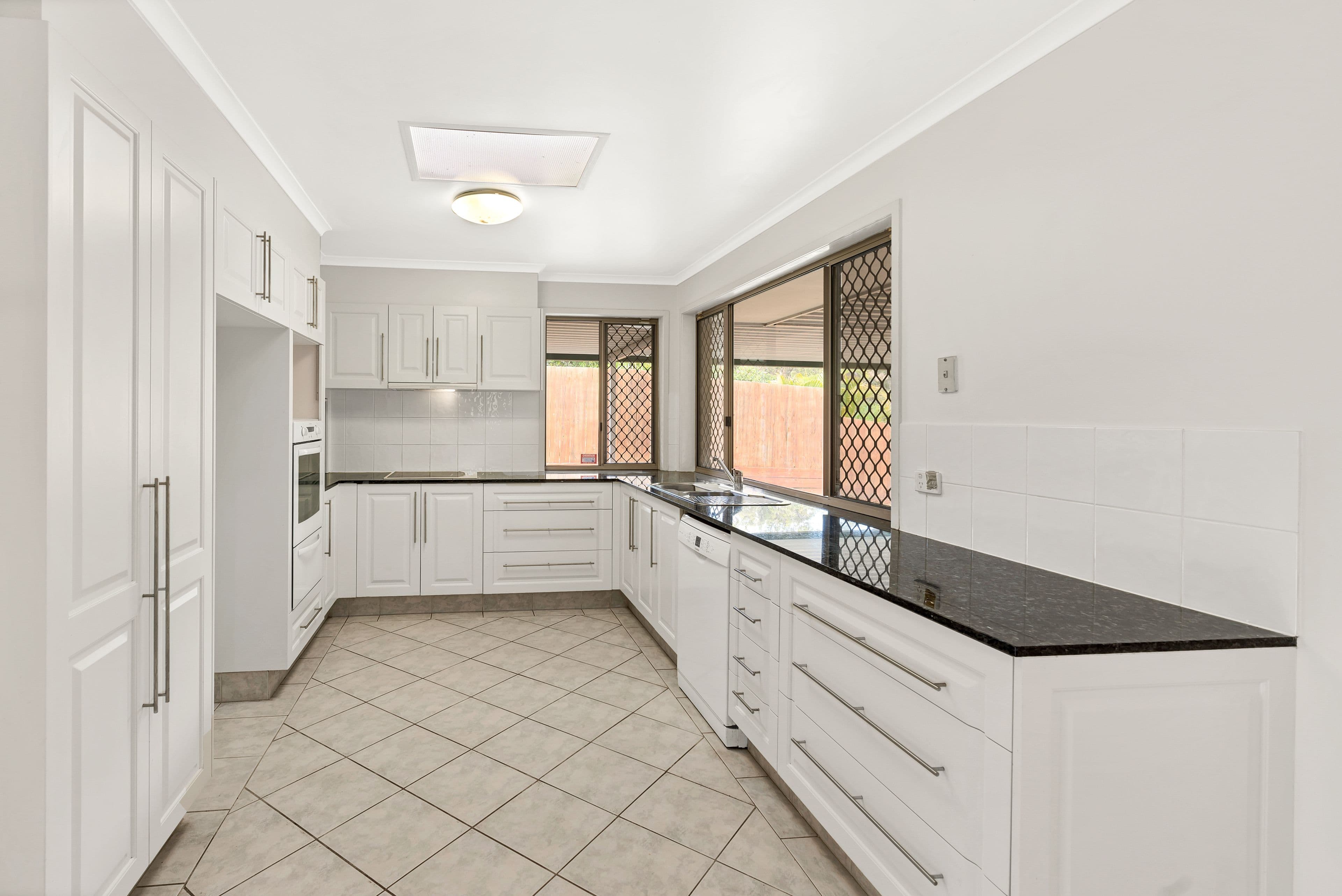 28 Open Drive, Arundel QLD 4214, Arundel - Thumbnail 5