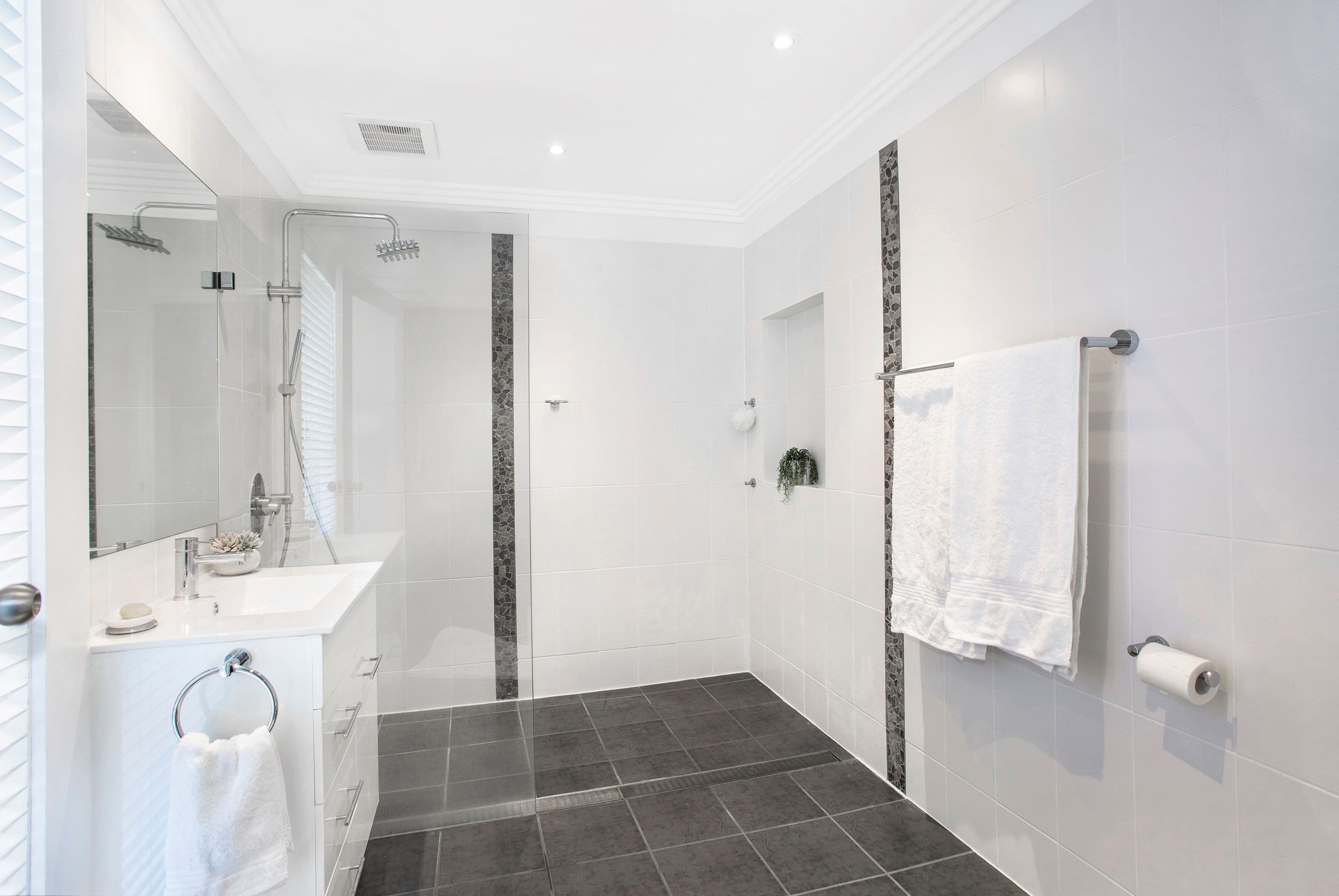 16 Wyong Road, Berkeley Vale - Thumbnail 4