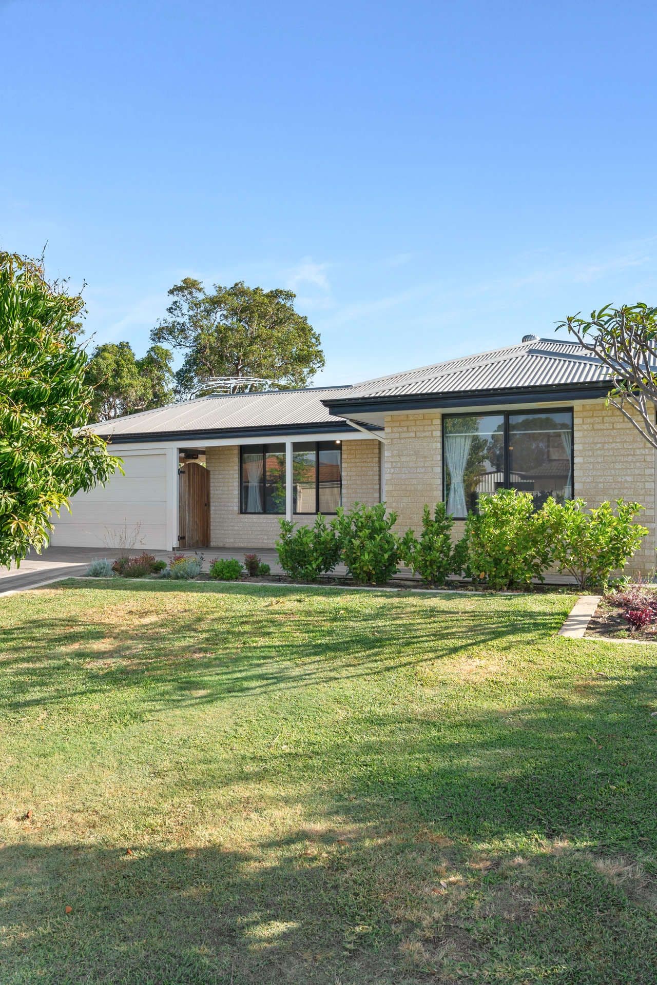 12 Nirimba Close, South Guildford WA 6055, South Guildford - Thumbnail 2