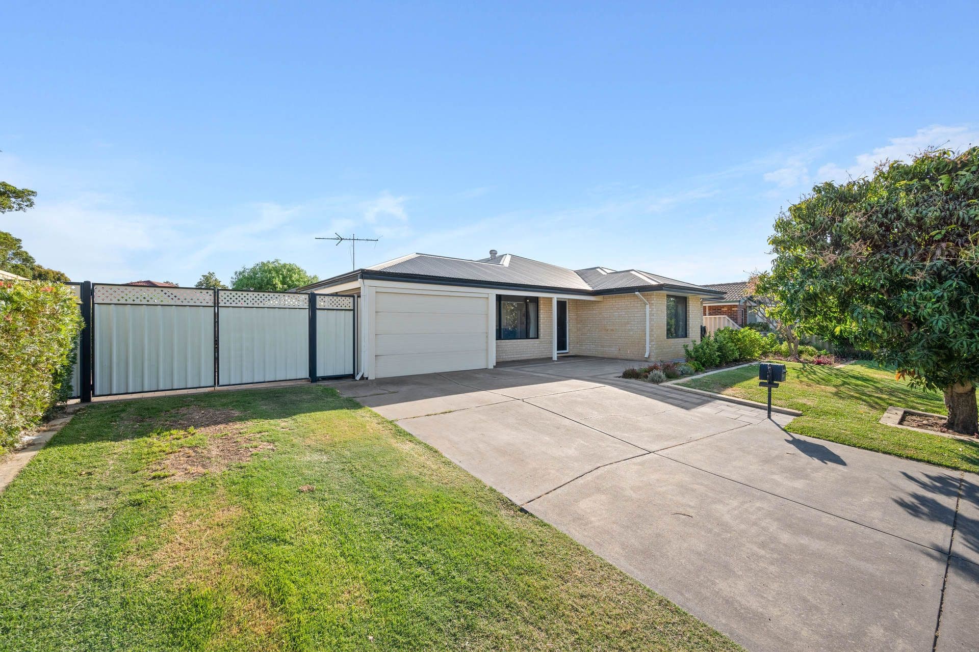 12 Nirimba Close, South Guildford WA 6055, South Guildford - Thumbnail 3