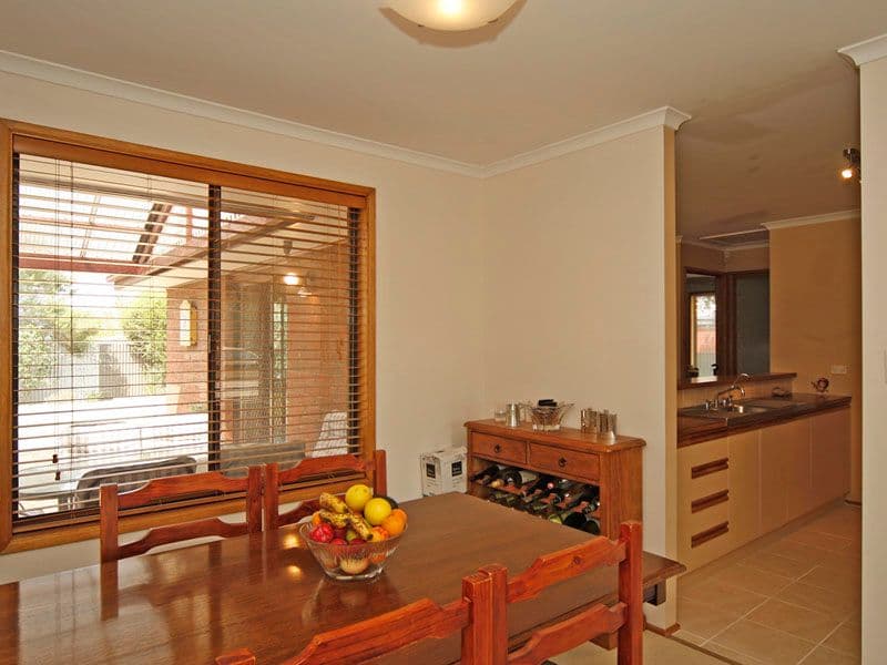 10 Scullin Crescent, TROTT PARK SA 5158, Trott Park - Thumbnail 4