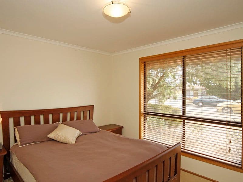 10 Scullin Crescent, TROTT PARK SA 5158, Trott Park - Thumbnail 5