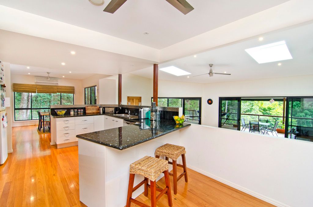 18 Fernleigh Court, CURRUMBIN QLD 4223, Currumbin - Thumbnail 4