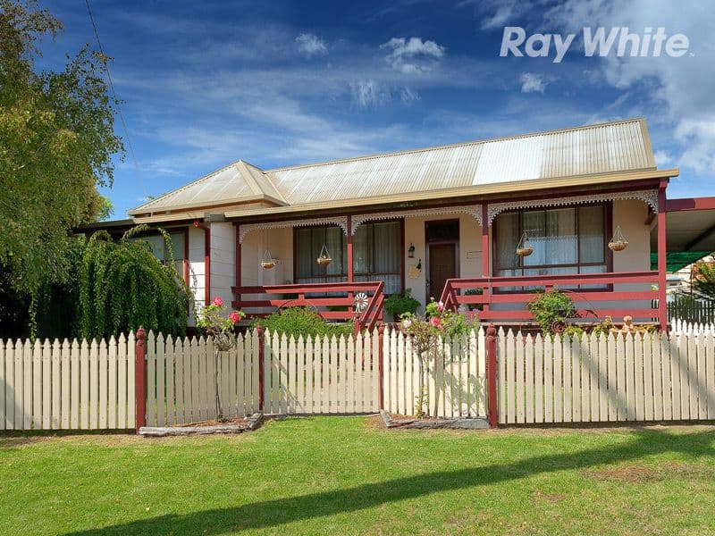16 Akuna Avenue, TALLANGATTA VIC 3700, Tallangatta - Image 1