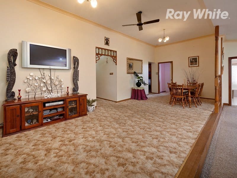 16 Akuna Avenue, TALLANGATTA VIC 3700, Tallangatta - Thumbnail 7