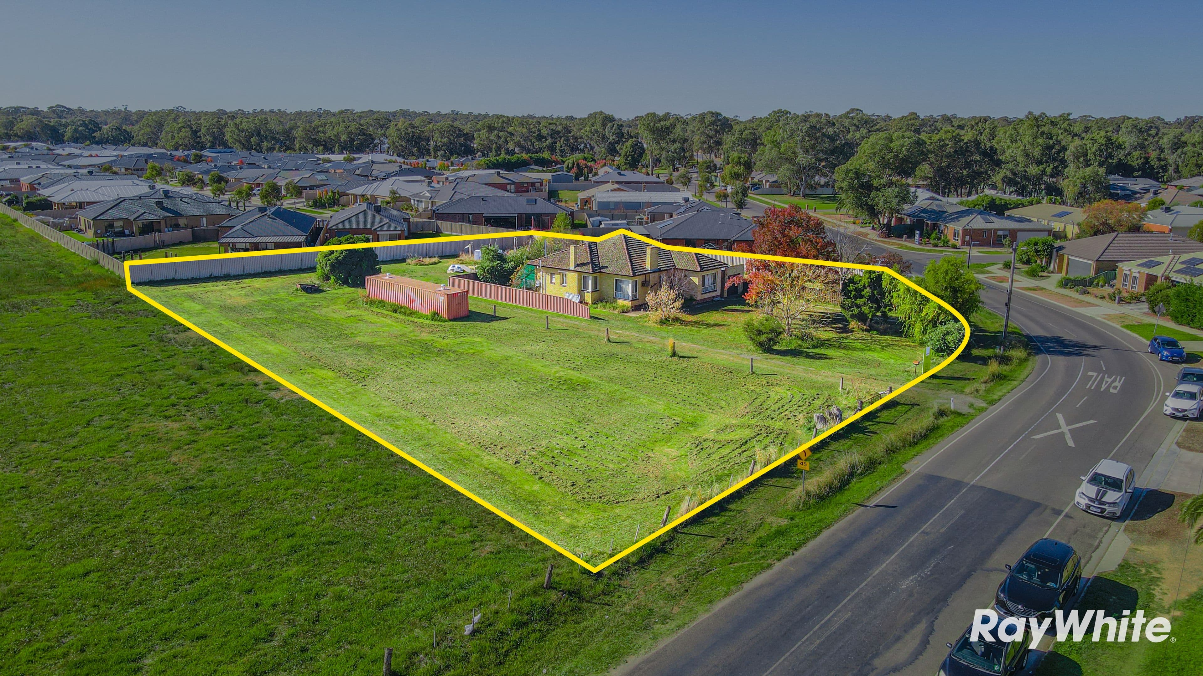 135 Ironstone Road, Epsom VIC 3551, Epsom - Thumbnail 4
