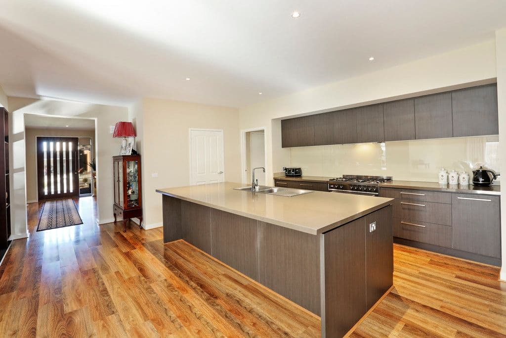 18 Woolondoon Drive, Highton VIC 3216, Highton - Thumbnail 2