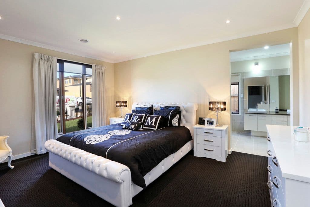 18 Woolondoon Drive, Highton VIC 3216, Highton - Thumbnail 3