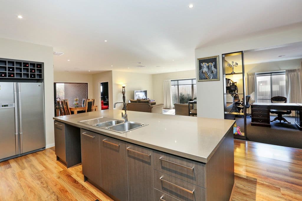 18 Woolondoon Drive, Highton VIC 3216, Highton - Thumbnail 7