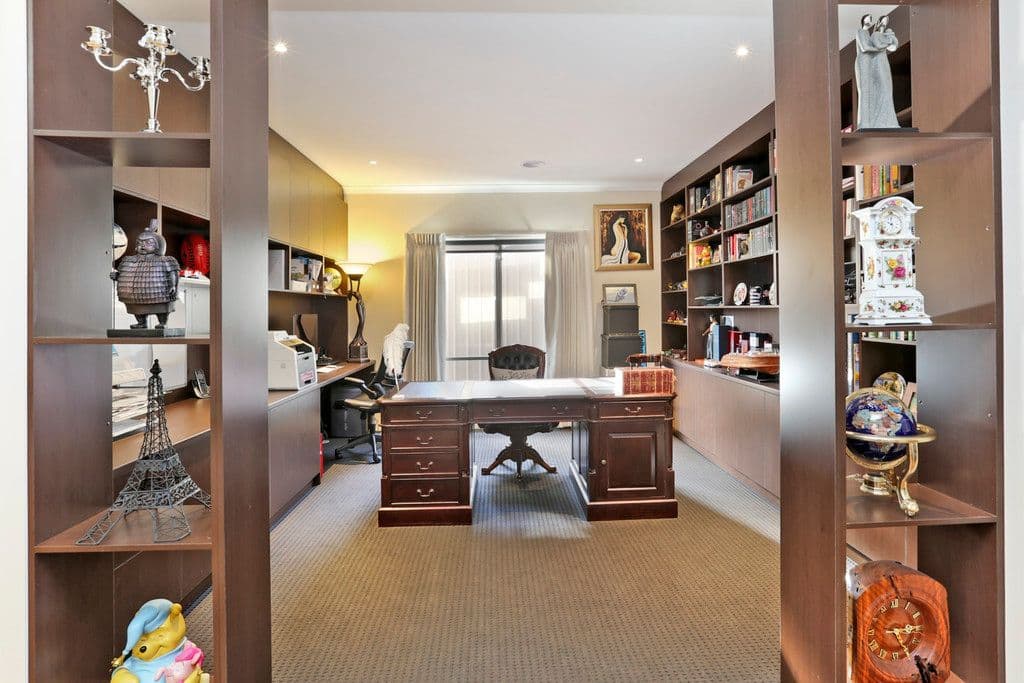 18 Woolondoon Drive, Highton VIC 3216, Highton - Thumbnail 8
