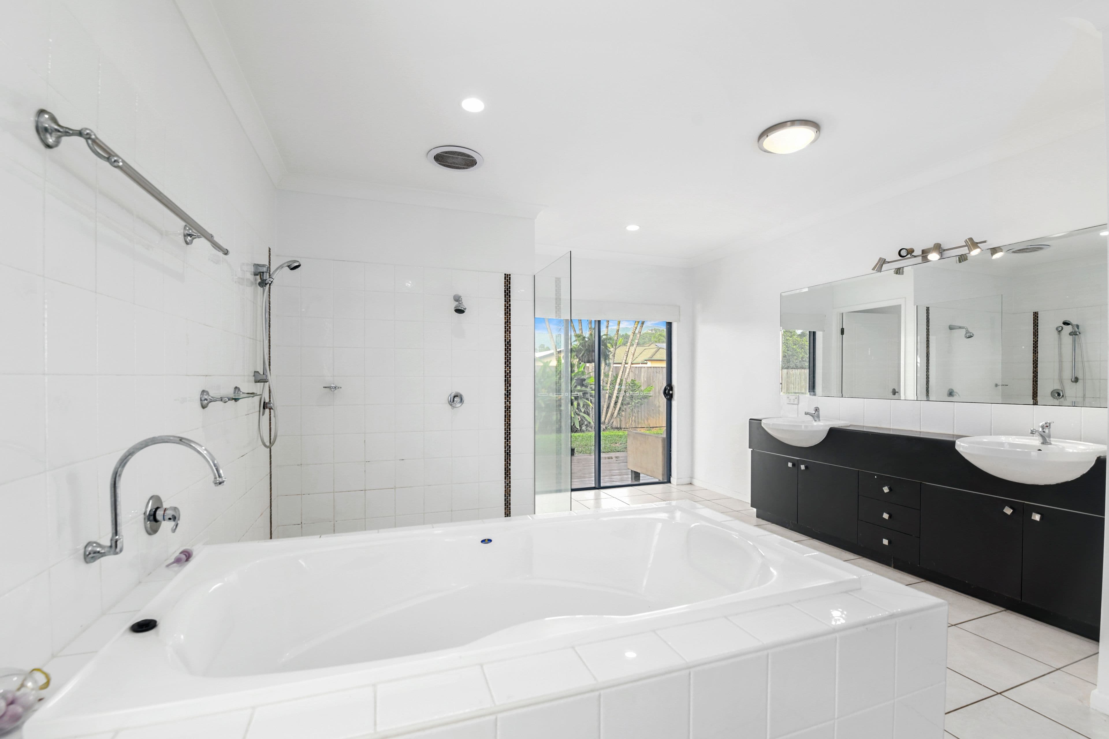 2 Bassett Street, Kanimbla QLD 4870, Kanimbla - Thumbnail 8