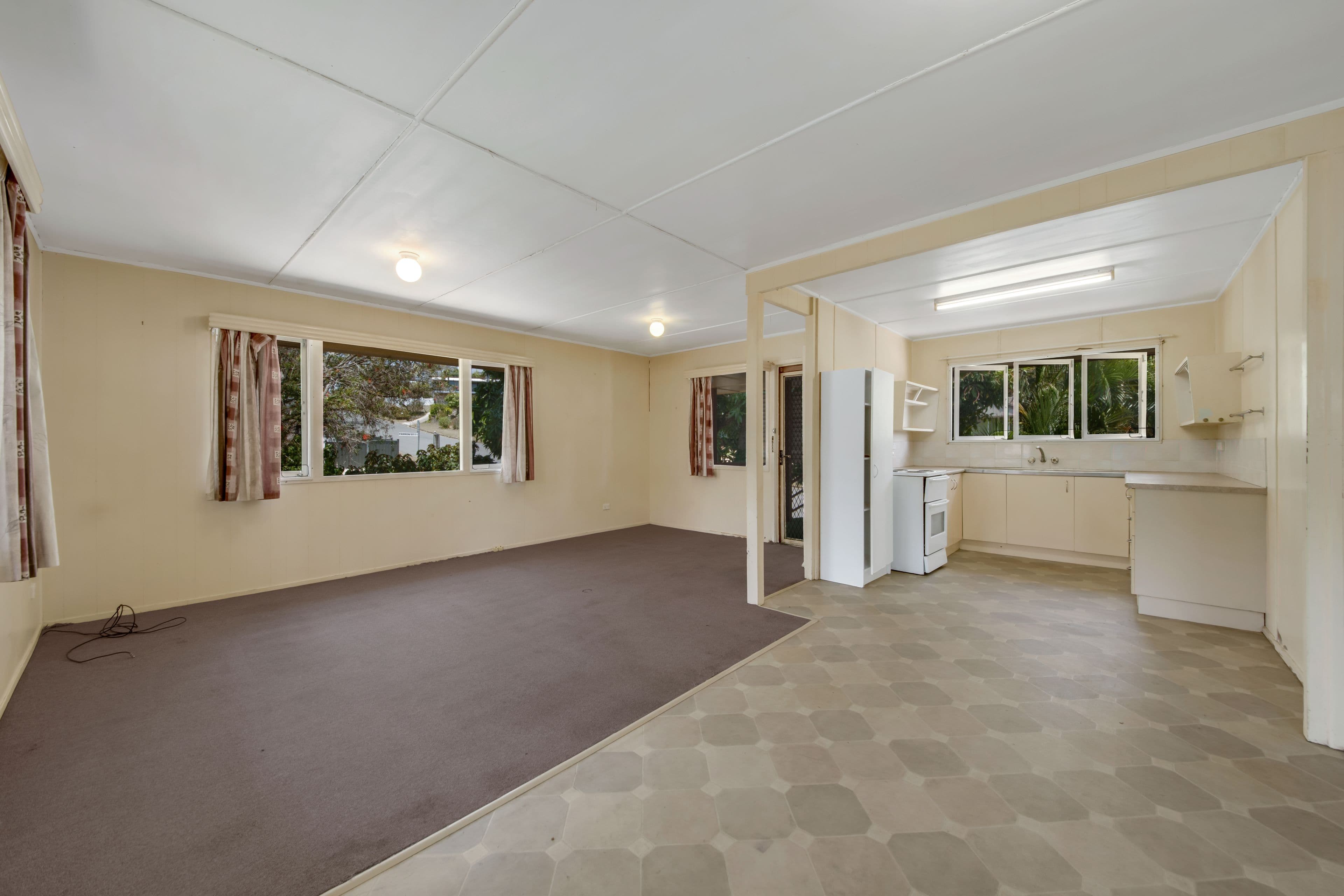 2 Carron Street, West Gladstone QLD 4680, West Gladstone - Thumbnail 6