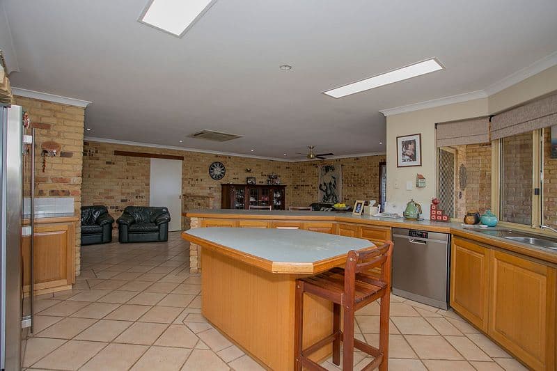 5 McNabb Place, LESMURDIE WA 6076, Lesmurdie - Thumbnail 5