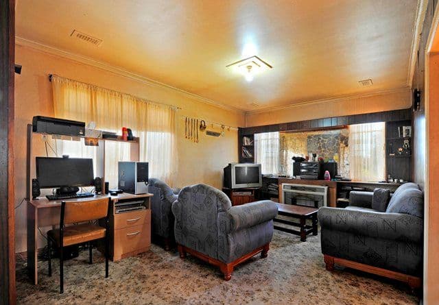 30 Summerhill Road, RESERVOIR VIC 3073, Reservoir - Thumbnail 3