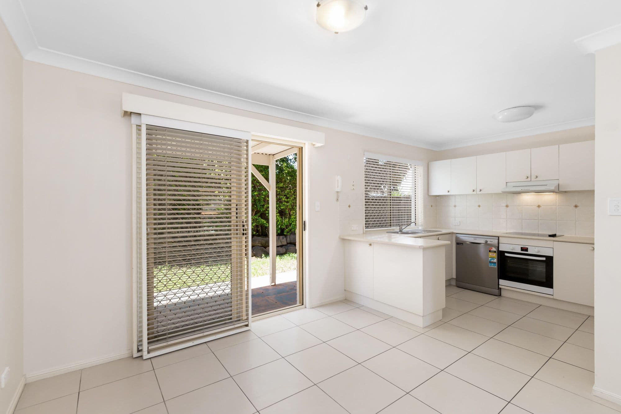 20 Hunter Street, Manly West QLD 4179, Manly West - Thumbnail 5