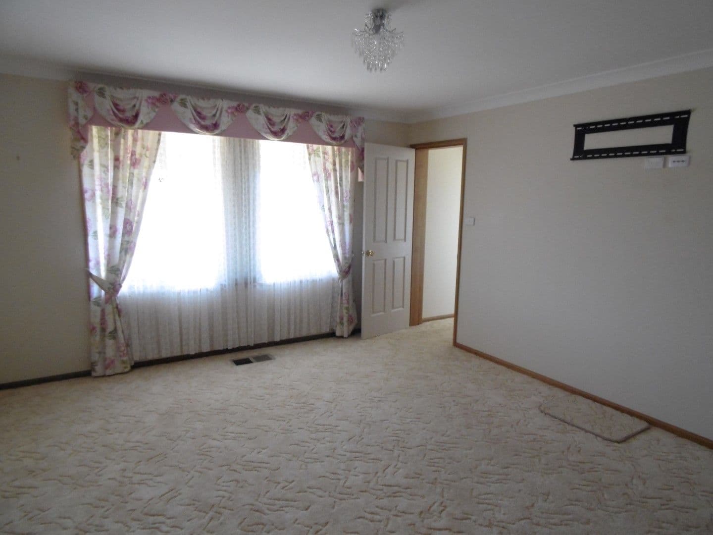 10801 Renshaw Mcgirr Way, Parkes - Thumbnail 4
