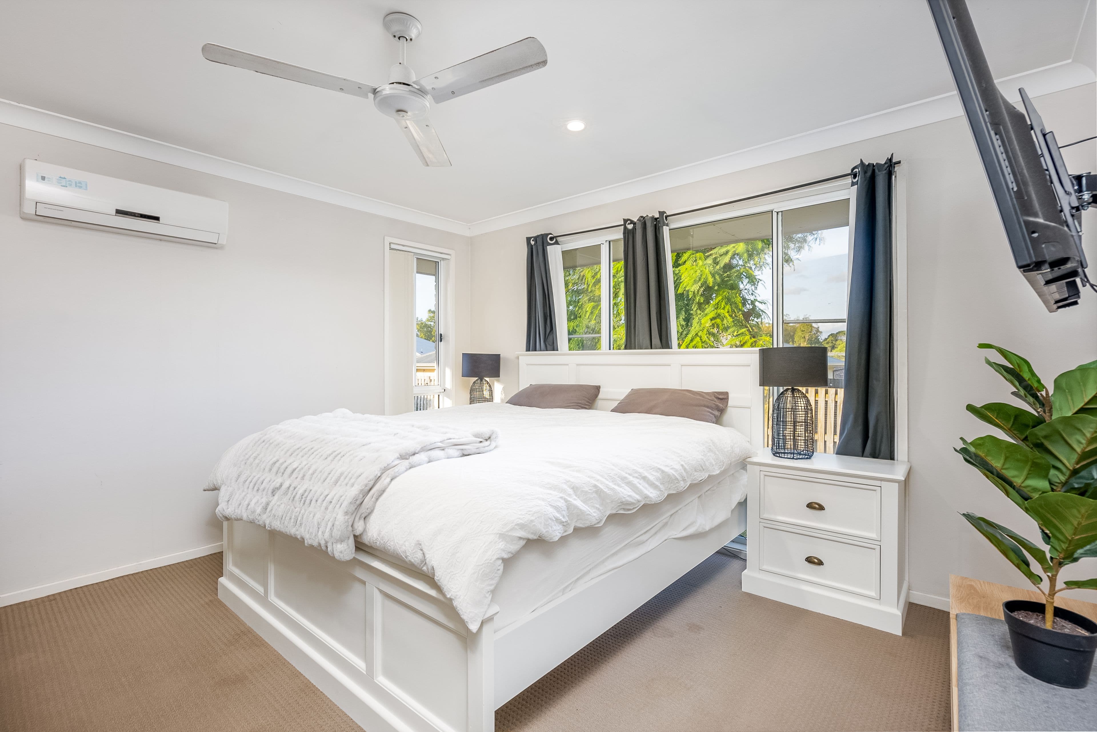 10 Pinehurst Avenue, Leichhardt QLD 4305, Leichhardt - Image 1
