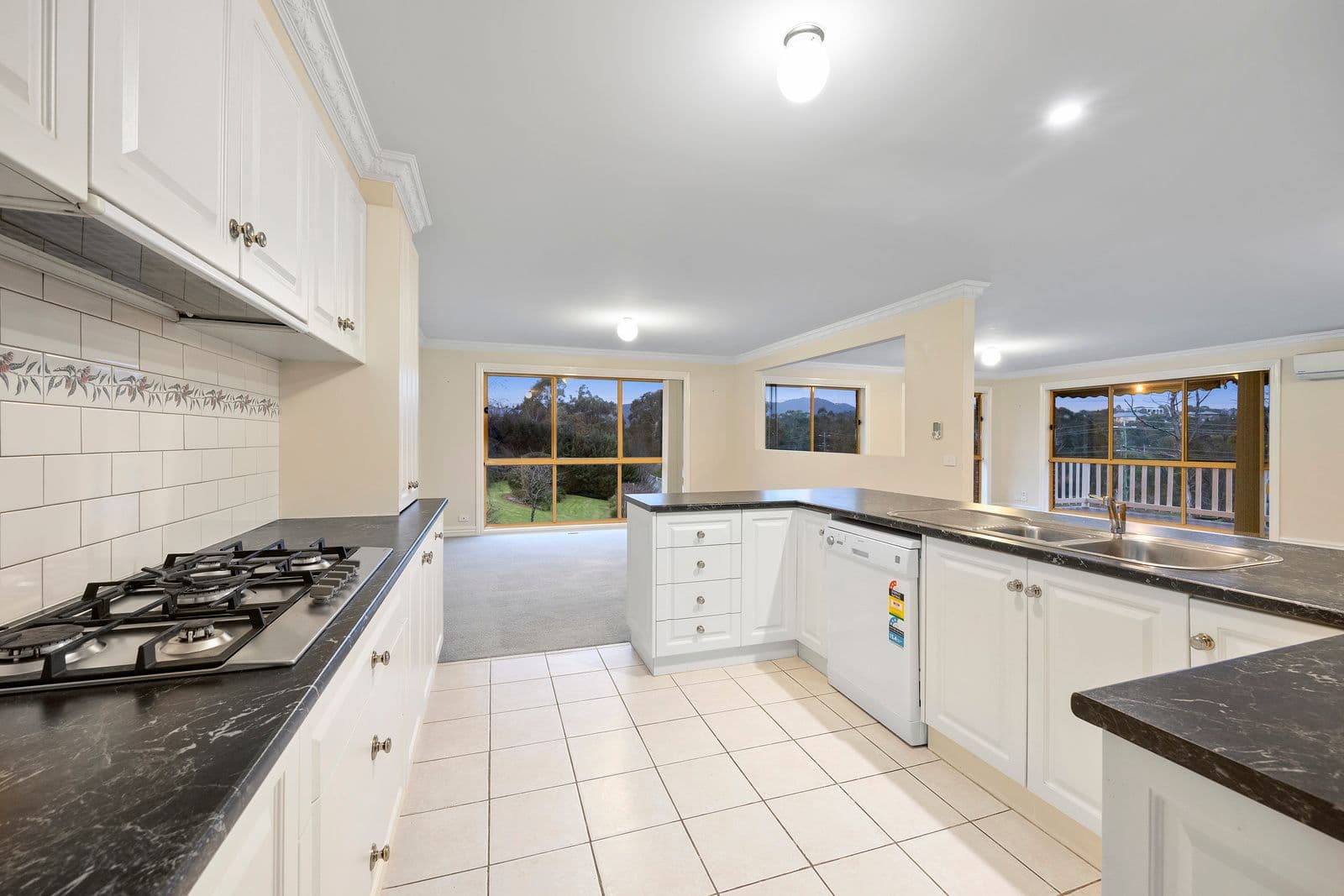 1 Cashins Mill Place, Lilydale VIC 3140, Lilydale - Thumbnail 3