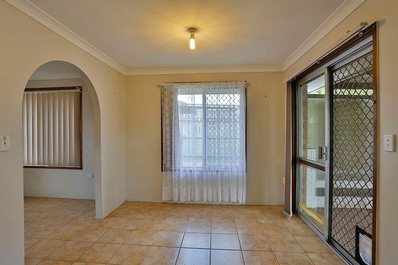 28 Hinkler Crescent, WILSONTON QLD 4350, Wilsonton - Thumbnail 4