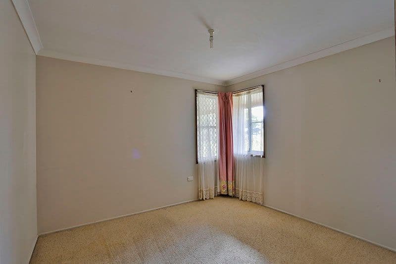 28 Hinkler Crescent, WILSONTON QLD 4350, Wilsonton - Thumbnail 7
