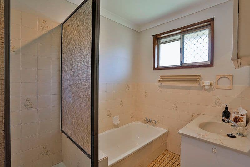 28 Hinkler Crescent, WILSONTON QLD 4350, Wilsonton - Thumbnail 8