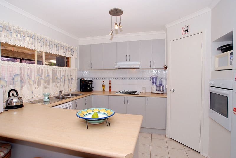 15 Perez Court, WERRIBEE VIC 3030, Werribee - Thumbnail 2