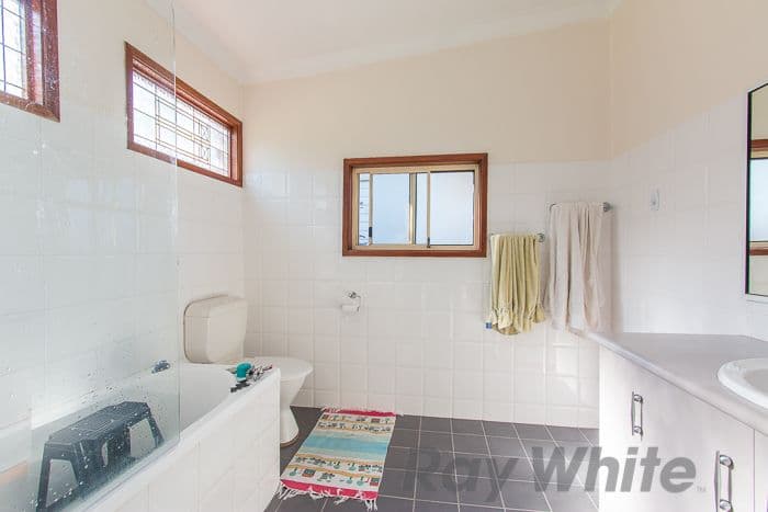 52 Throsby Street, Tighes Hill - Thumbnail 5