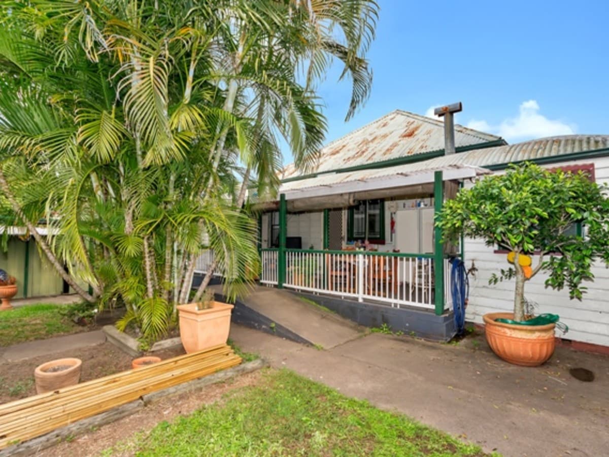 17 Bowen Street, WOODEND QLD 4305, Woodend - Image 1