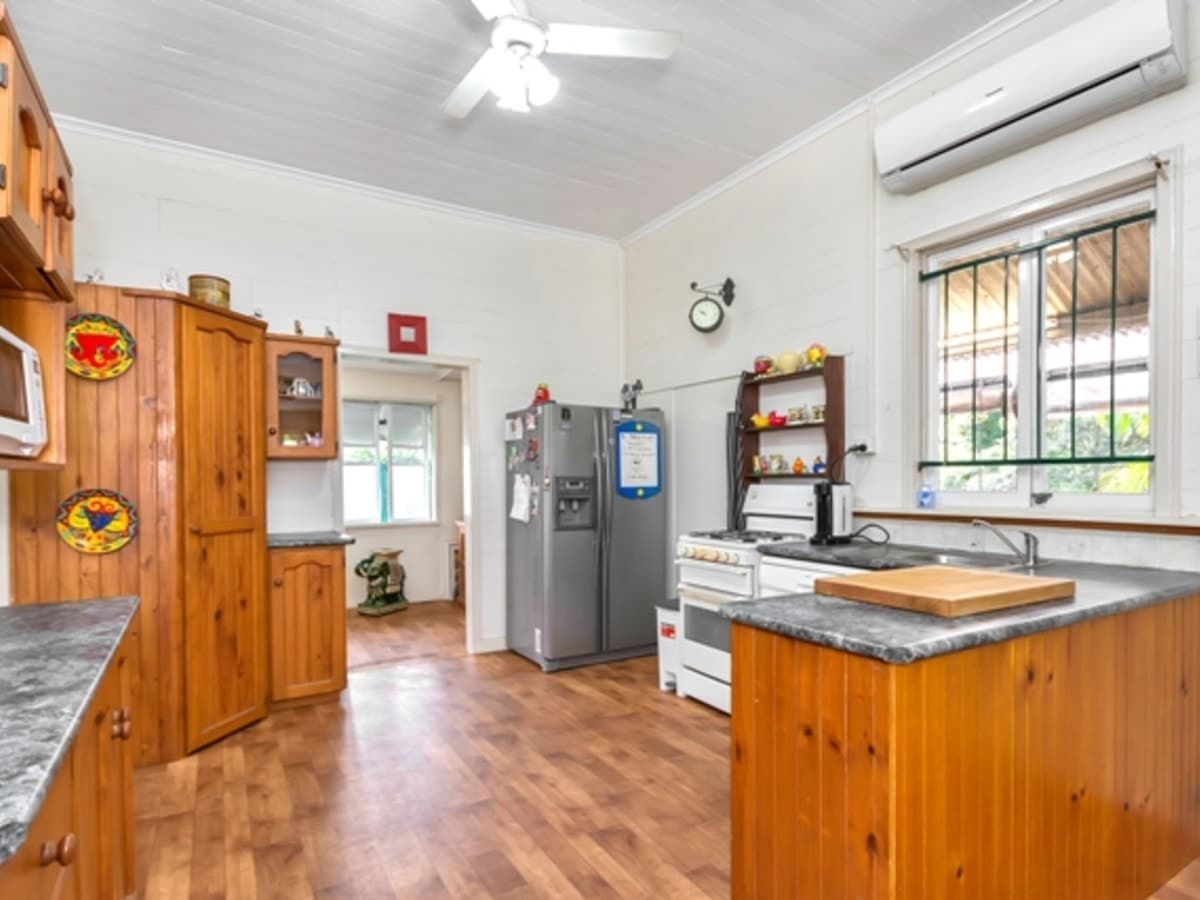 17 Bowen Street, WOODEND QLD 4305, Woodend - Thumbnail 4