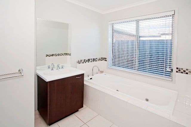 4 Killarney Avenue, GROVEDALE VIC 3216, Grovedale - Thumbnail 3