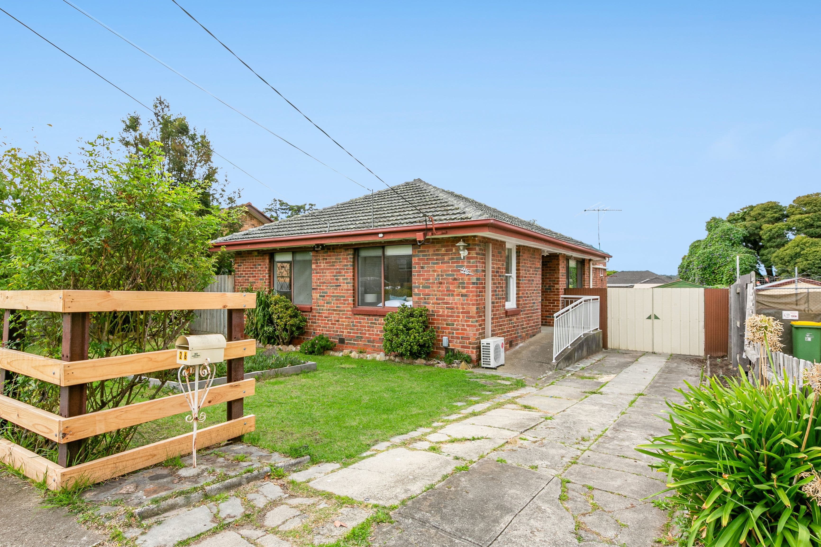 26 Gisborne Crescent, Reservoir VIC 3073, Reservoir - Thumbnail 2