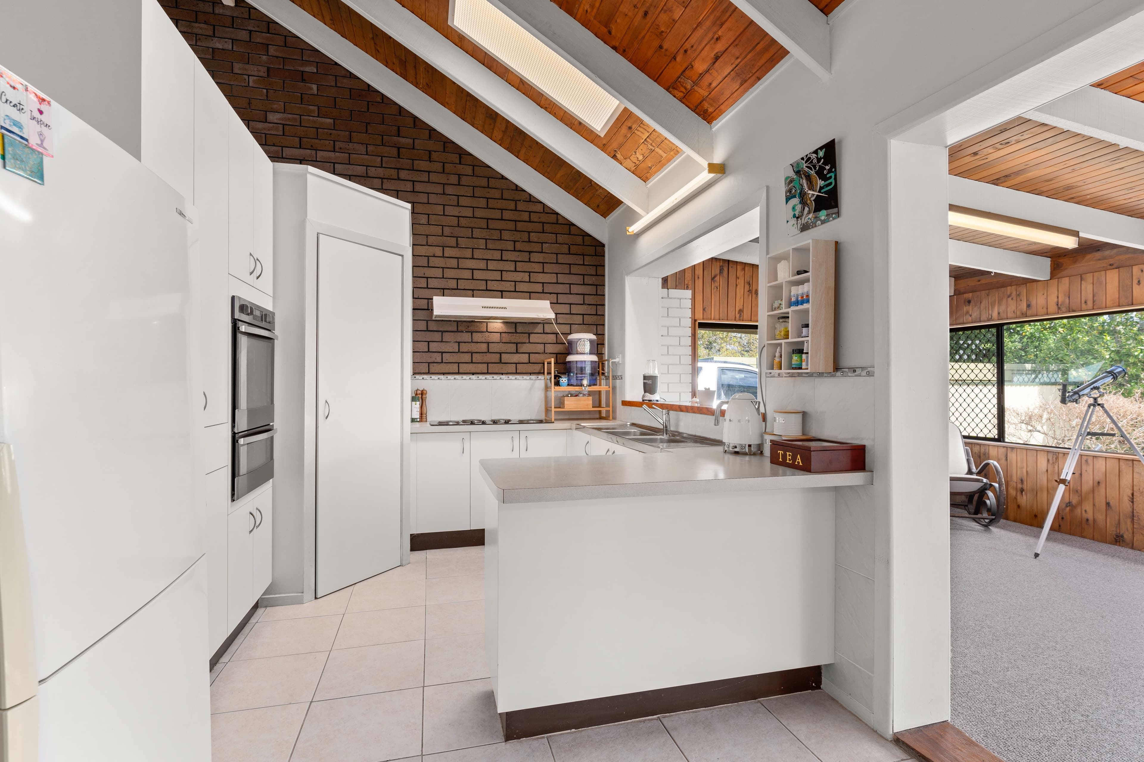 16 Jilbard Drive, Springwood QLD 4127, Springwood - Thumbnail 4