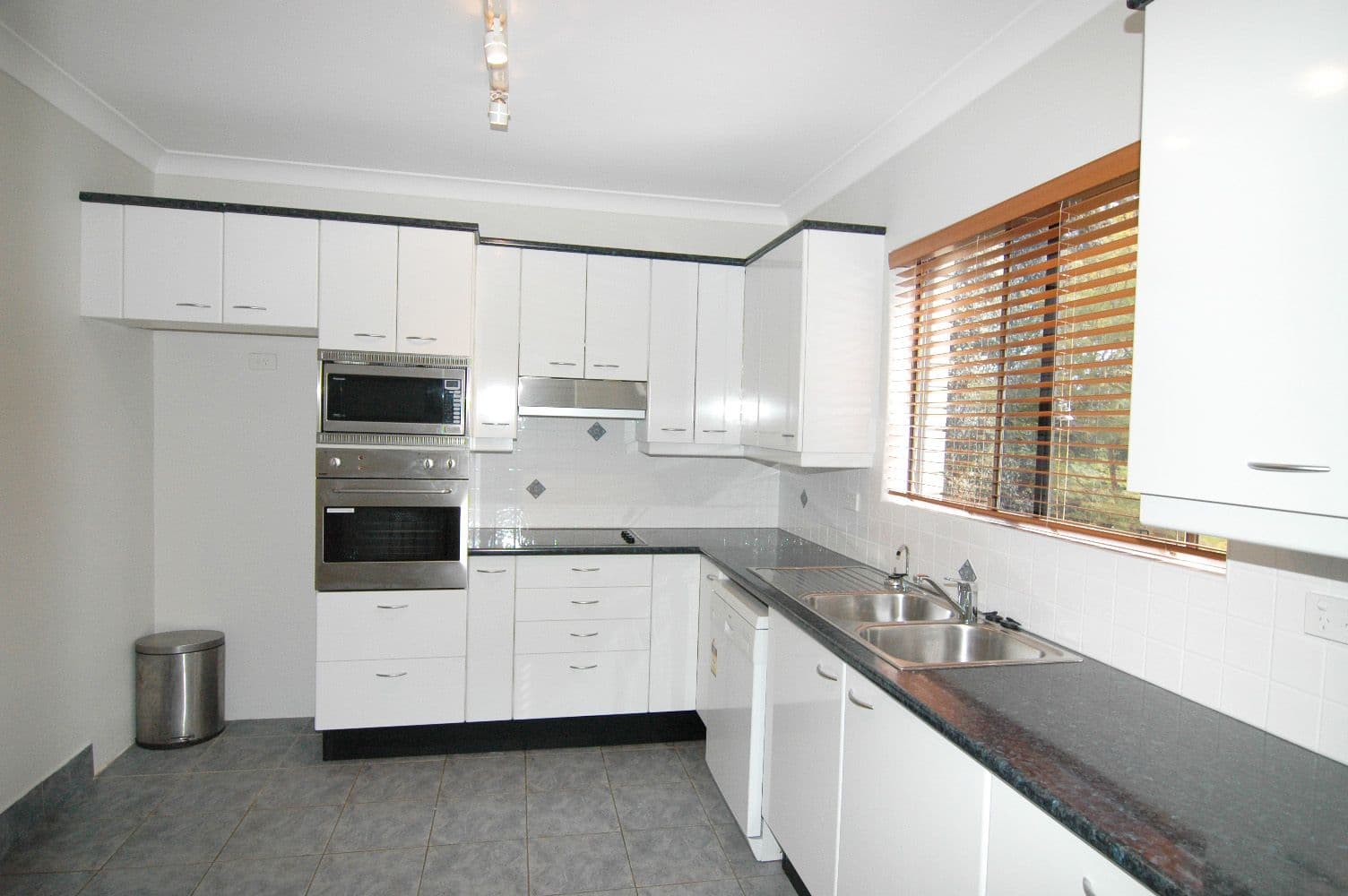 10 William Street, HORNSBY NSW 2077, Hornsby - Thumbnail 2